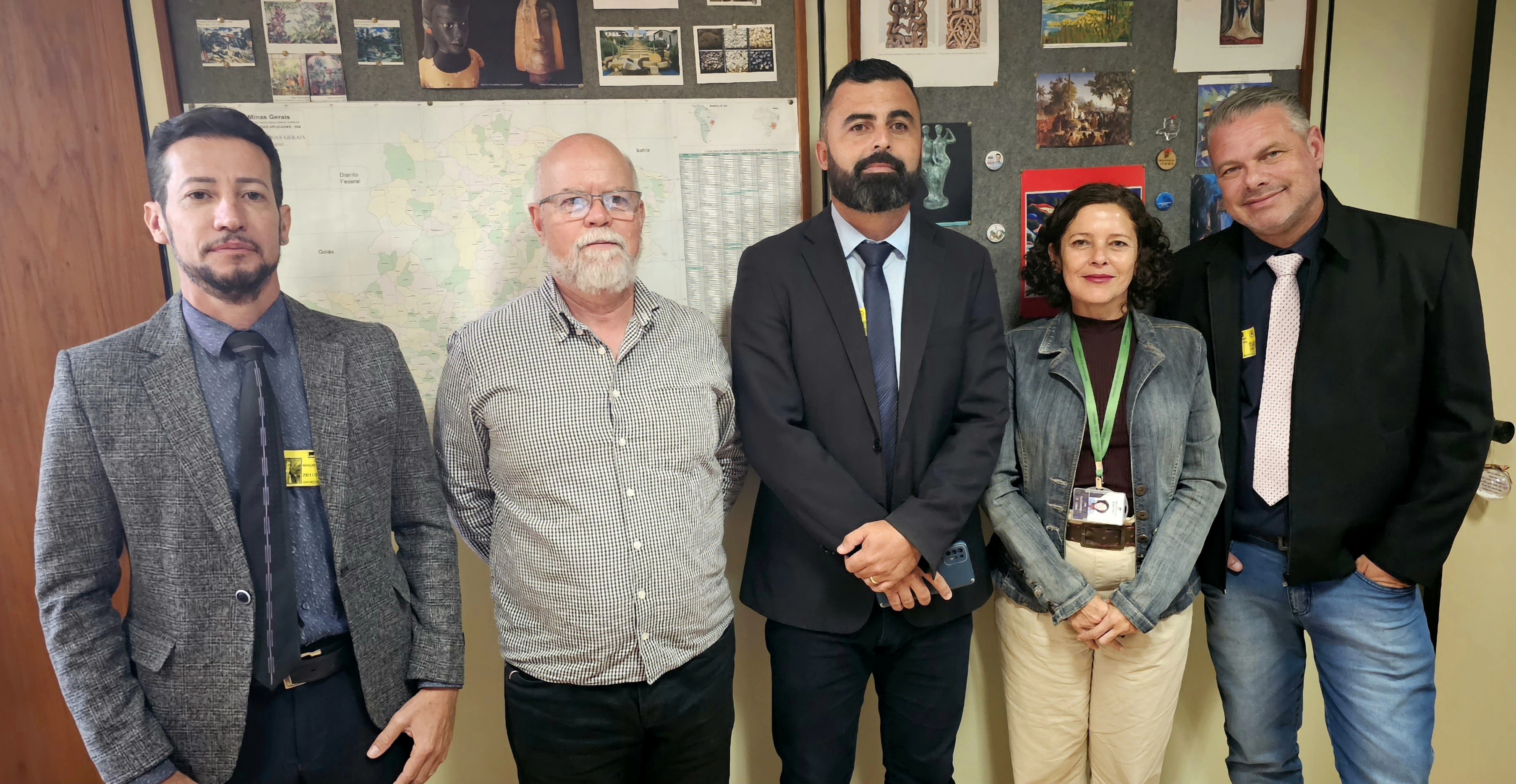 Representantes da Câmara de Itapeva são recebidos no Gabinete do Deputado Federal Odair Cunha